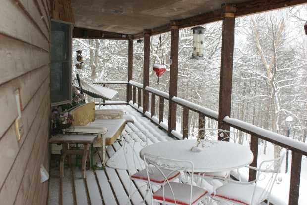 Snowy day on main balcony at Caro Drive