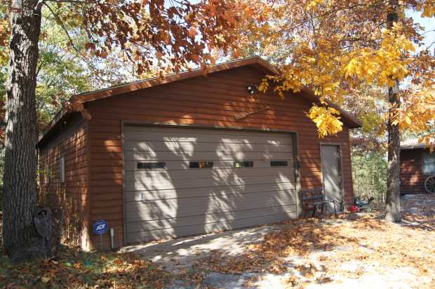 Detached garage at Caro Drive